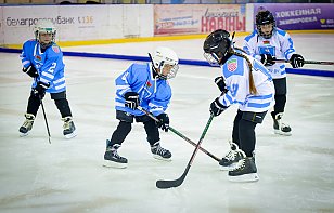 «Могучие зубры» и «Отважная банда» выиграли отборочные турниры проекта «Хоккей идет к детям» в Лунинце и Ивацевичах, финал состоится 27 мая