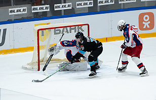 «Динамо-Шинник» дважды догонял в счете «Красную Армию», но уступил ей в серии буллитов