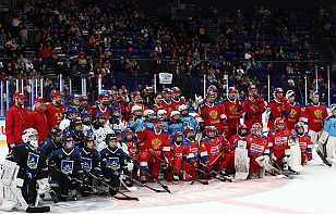На Кубке Первого канала в Новосибирске прошел мастер-класс для юных хоккеистов