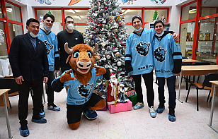 Дмитрий Басков совместно с игроками минского «Динамо» посетил Республиканский научно‑практический центр детской онкологии, гематологии и иммунологии