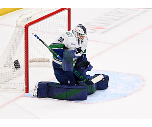 «Ванкувер» уступил «Юте», Толопило провел матч в роли бэкапа