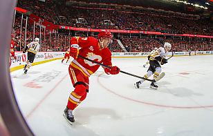 «Калгари» Егора Шаранговича обыграл «Бостон», Владислав Колячонок остался вне заявки