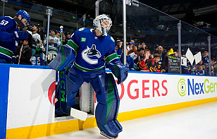 «Ванкувер» проиграл «Коламбусу», Никита Толопило провел матч бэкапом