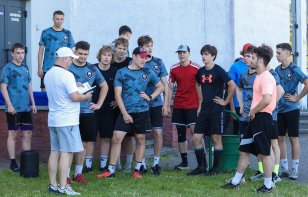 24 хоккеиста принимают участие в учебно-тренировочном сборе «Днепровских львов»