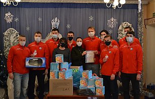 Игроки «Металлурга» подарили подарки «Жлобинскому социально-педагогическому центру»
