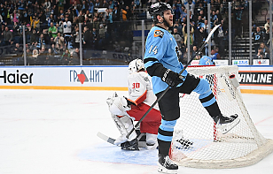 Сергей Кузнецов: больше хотел, чтобы Сэм набрал рекордное очко. А так, здорово, что получилось забросить трижды. Надеюсь, это не последний хет-трик