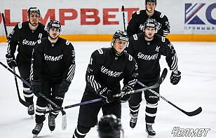 Доминик Миканович забросил вторую шайбу в сезоне ВХЛ, Василий Филяев оформил два ассиста, на счету Захара Полищука – победный буллит