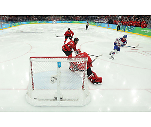 Хоккеисты США впервые за 46 лет выиграли Олимпиаду