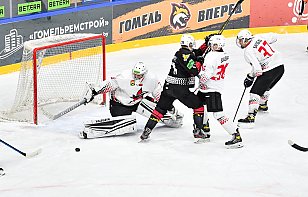 «Динамо-Олимпик» выиграл второй матч у Беларуси U17 и вышел в плей-офф, «Рыси» сравняли счет в серии с «Авиатором». «Прогресс» и «Соболь» начали свои серии с побед