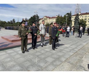 Председатель ФХБ принял участие в церемонии возложения цветов к монументу Победы в Минске