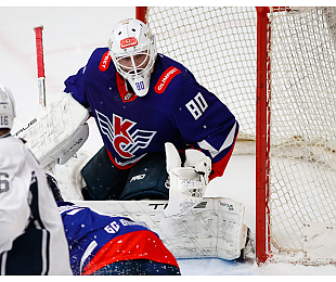 19 сейвов Егора Ходина помогли «Крыльям Советов» одолеть «Динамо-Карелию» и оформить путевку в плей-ин. Юрий Руммо отметился голевой передачей в матче против «Алмаза» 