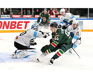 Автор самого быстрого гола в плей-офф, Квартальнов и Шипачев – против бывшего клуба, два белоруса в составе и другие любопытные моменты в дуэли минского «Динамо» и «Ак Барса»