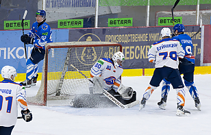 «Витебск» обыграл «Локомотив», команды забросили 14 шайб. Гончаров, Ядроец и Сапожников оформили дубли