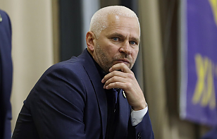 Дмитрий Саяпин: что-то у нас сегодня защитники все клюшки переломали