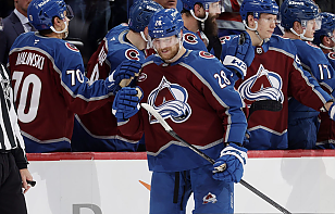 Илья Соловьев набрал второй результативный балл за «Колорадо»