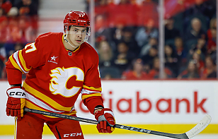 Егор Шарангович отметился голевой передачей в предсезонном матче «Калгари»