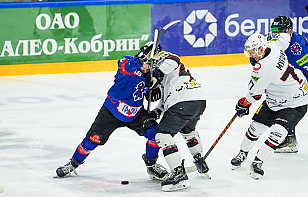 «Гомель» забросил 5 шайб «Бресту» и вышел в полуфинал Кубка Салея