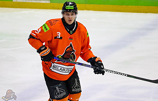 Арсений Сазанович продлил контракт с «Шахтером»