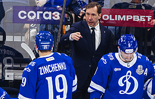 Вячеслав Козлов: как только бросаем, Фукале останавливает шайбу, у минчан сразу же открываются защитники по бокам и выбрасывают шайбу, и мы не можем зацепиться