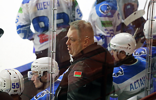 Роман Юпатов: ошибки крайних нападающих не позволили нам выиграть в основном время. Поэтому… поэтому выиграли в овертайме