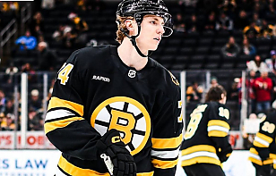 «Бостон» забросил 10 шайб в ворота «Рейнджерс», Владислав Колячонок не попал в заявку на матч