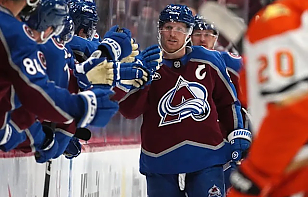 «Колорадо» без Соловьева выиграл у «Анахайма»