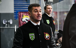 Дмитрий Панцырев: два матча пропускать по шесть шайб – это очень много для нашей команды. Надо вернуться к более закрытому хоккею