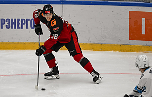 «Омские ястребы» вместе с Романом Ламаном и Степаном Степановым победили «Сибирских снайперов» и пробились в ¼ финала плей-офф МХЛ