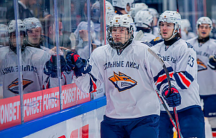 Ассистентский дубль Павла Гавриловича помог «Стальным лисам» разгромить «Сибирских снайперов». Шайба Дениса Василевского не спасла «Динамо-Карелию»