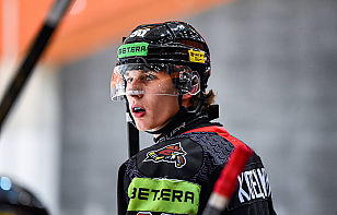 Иван Ковецкий – о Братушкине: Илья – очень опытный вратарь, большую роль сыграло также то, что он играл за «Ястребов» и знает каждого из нас