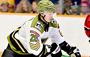 Арсений Пронин набрал 9-й результативный балл в сезоне OHL, Владислав Ермоленко вышел на замену на 17-й минуте