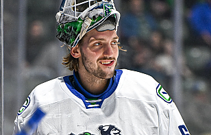 «Абботсфорд» уступил «Калгари», Толопило отразил 24 броска и сделал голевой пас