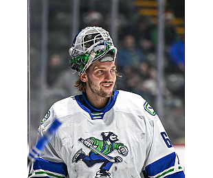 «Абботсфорд» уступил «Калгари», Толопило отразил 24 броска и сделал голевой пас