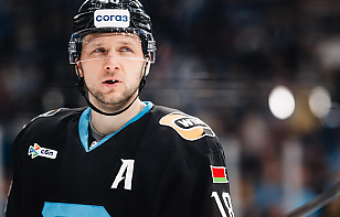 Кристиан Хенкель провел 500 матчей в регулярных чемпионатах КХЛ