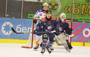 Дубль Спата принес «Металлургу» победу в поединке с «Локомотивом»