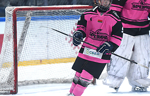 Анна Варавина: немножко нервная концовка оказалась. Вратаря сняли, переживали. Все вперед бежали, но и назад – тоже