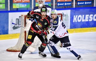 Егор Феофанов: в серии сейчас ничья – на льду дальше будет только жарче и жарче