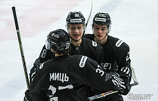 В матче ВХЛ «Челмет» обыграл «АКМ», Доминик Миканович заработал ассист