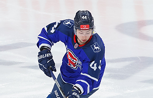 Александр Яценко забросил шайбу, но «Чайка» уступила «Локо» в стартовом матче полуфинальной серии Кубка Харламова