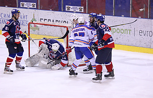 «Металлург» – «Локомотив»: «волки» поднимаются на вторую строчку в таблице плей-аута