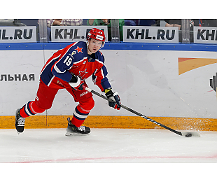 Ассист Ивана Дроздова помог ЦСКА обыграть «Авангард» и продлить серию