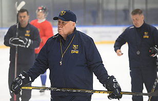 Бывший наставник сборной Беларуси Владимир Крикунов – самый возрастной главный тренер клуба в истории КХЛ