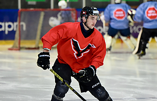 «Ястребы» приступили к тренировкам на льду