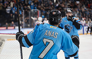 Сэм Энас пропустил матч против «Адмирала» из-за травмы