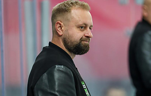 Максим Козлович: моментов у нас хватало в этих матчах, но неплохо отыграл вратарь соперников, а у нас какие-то мелочи решали, не шла шайба