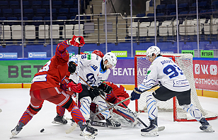 «Юность» и «Динамо-Молодечно» устроили голевую перестрелку в третьем периоде, минчане оказались сильнее. Кучкин оформил дубль