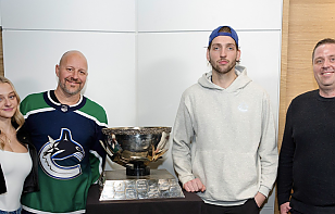 Никита Толопило получил приз за выдающееся выступление в НХЛ по итогам января/февраля