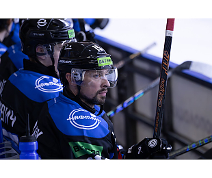 Александр Жидких: у нас команда звезд с неба не хватает, но за счет самоотдачи, выполнения тренерского задания и надежной игры вратарей мы побеждаем