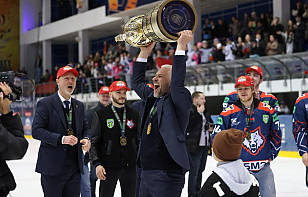 Дмитрий Саяпин: когда собрались в июне, поставили перед собой задачу – прийти к финишу первыми. С этими мыслями прожили весь сезон