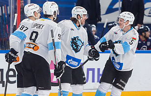 Минское «Динамо» выдало мощный третий период и обыграло «Ладу», забросив в Тольятти 8 шайб, Энас и Шипачев набрали по 4 очка